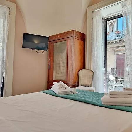 Apartment Esclusivo Con Vista Duomo E 5 Balconi Catania